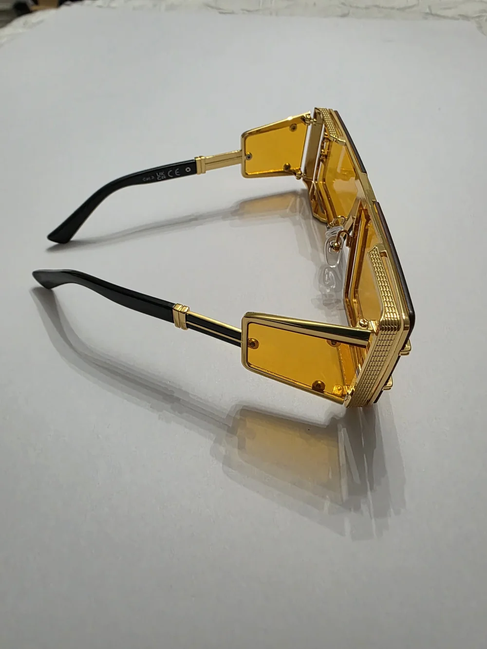 N/A bold yellow